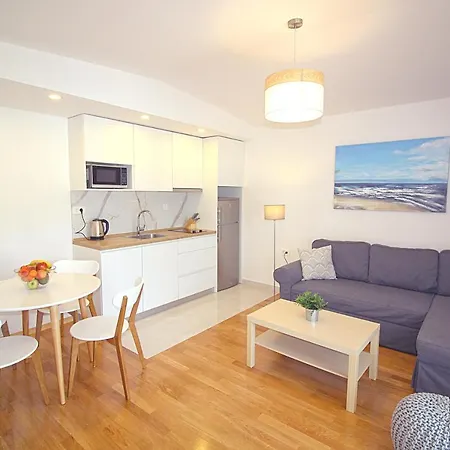 Sun Apartment *
